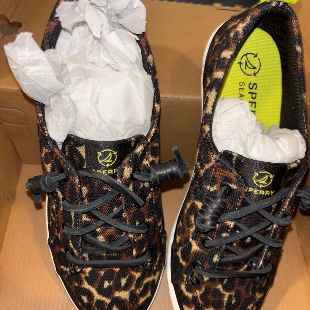 Sperry Women’s Crest Vibe Leopard Print Shoes